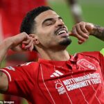 แมนยูจ้องสอย “กิ๊บบ์ส-ไวท์”! เผยแผนต่อสัญญา “แม็กไกวร์” พร้อมอัปเดตความฟิต “มาร์ติเนซ” และเป้าหมาย 4 แชมป์ของ “ชิโด โอบี”