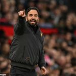 บทเรียนราคาแพง! เผยตัวเลข “แมนยู” อาจต้องจ่ายค่าชดเชย “อโมริม” ทะลุ 15.9 ล้านปอนด์