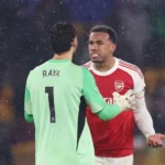 “พระรองอีกแล้ว… โอเล่ โอเล่!” เสียงล้อเลียนที่กำลังตามหลอกหลอน อาร์เซน่อล