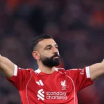 ถอดรหัสร่างใหม่ “โม ซาลาห์”: เมื่อราชาอียิปต์ยอมลดบทบาทเพชฌฆาต สู่จอมทัพผู้ทาบสถิติ “เจอร์ราร์ด” ในวันที่การอำลาใกล้เข้ามา