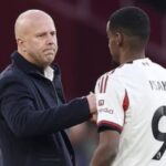 เบรกแฟนหงส์! ‘สล็อต’ วอนอย่าเพิ่งคาดหวัง ‘อิซัค’ สูงปรี๊ด ชี้เพิ่งหายเจ็บพักยาว 3 เดือนครึ่ง